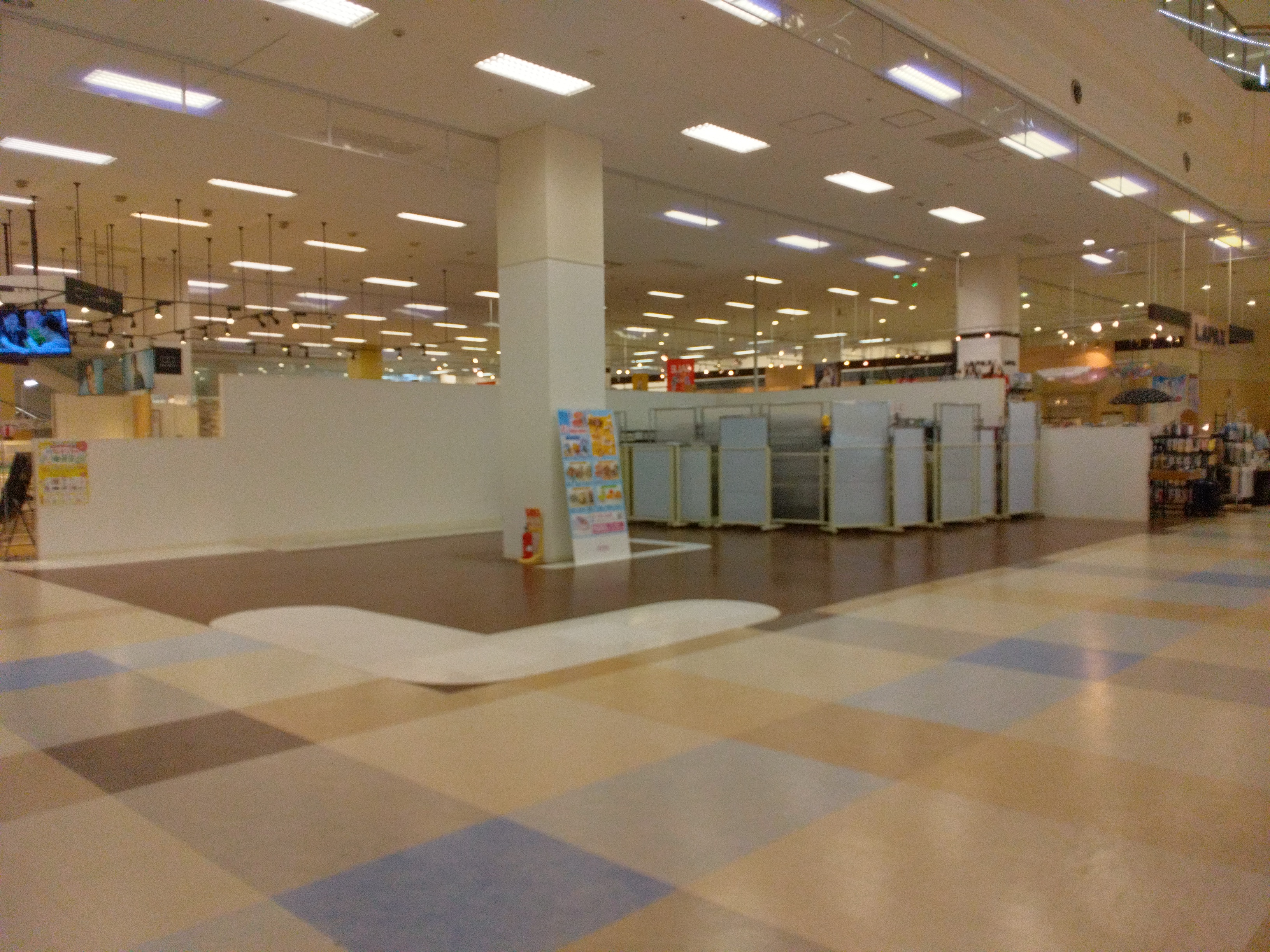 イオン都城ショッピングセンター（宮崎県）】1F LAPAX横